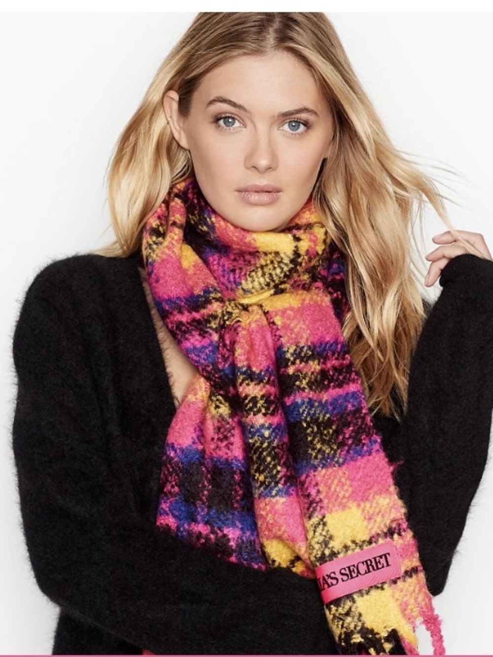 NWOT- VICTORIA'S SECRET WINTER ANGEL PLUSH PLAID SCARF